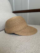 CASQUETTE EN RAPHIA