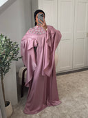 ABAYA PREMIUM MANCHES AMPLES ET STRASS COUSUES MAIN PREMIUM